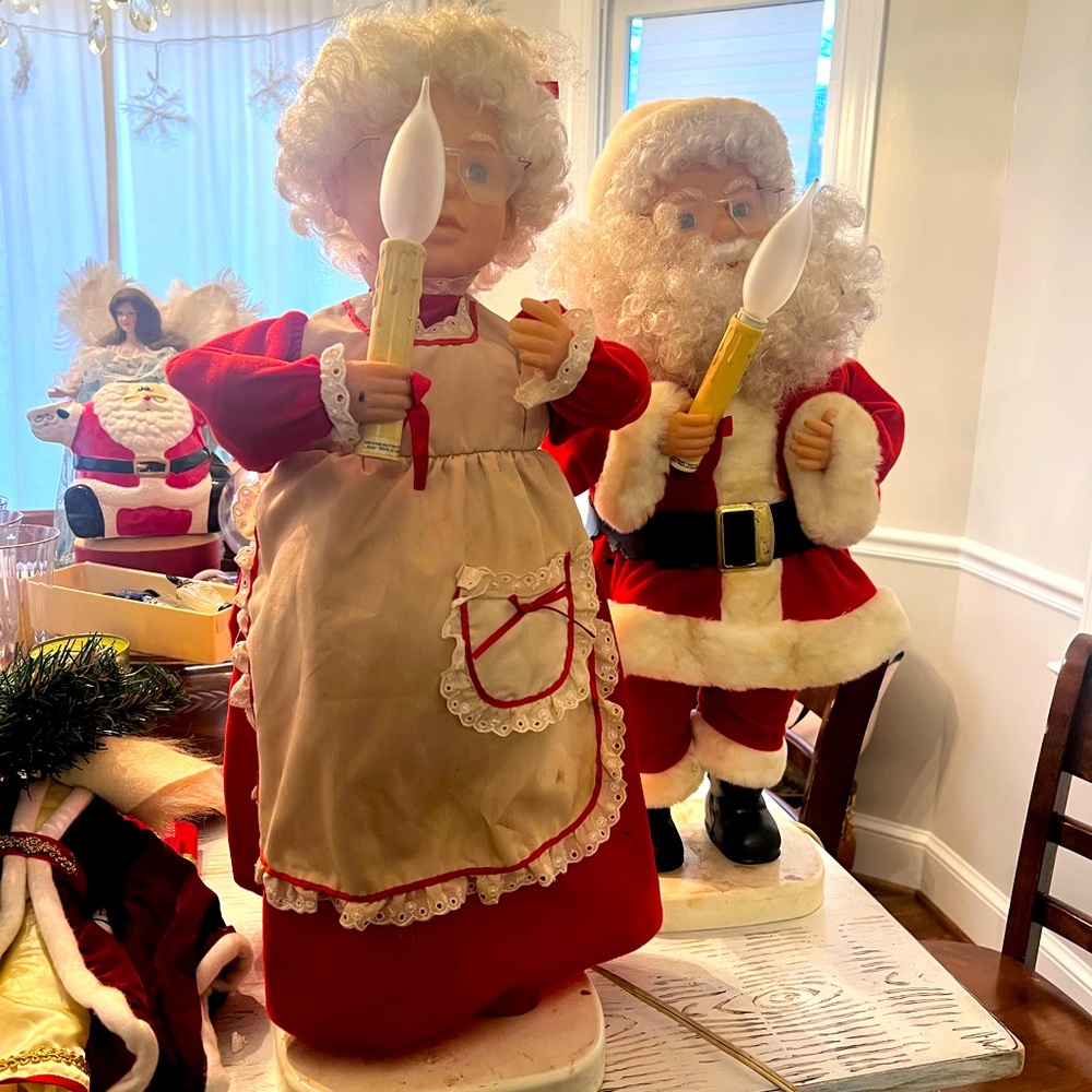 Mr. Mrs. Santa clause electric Vintage